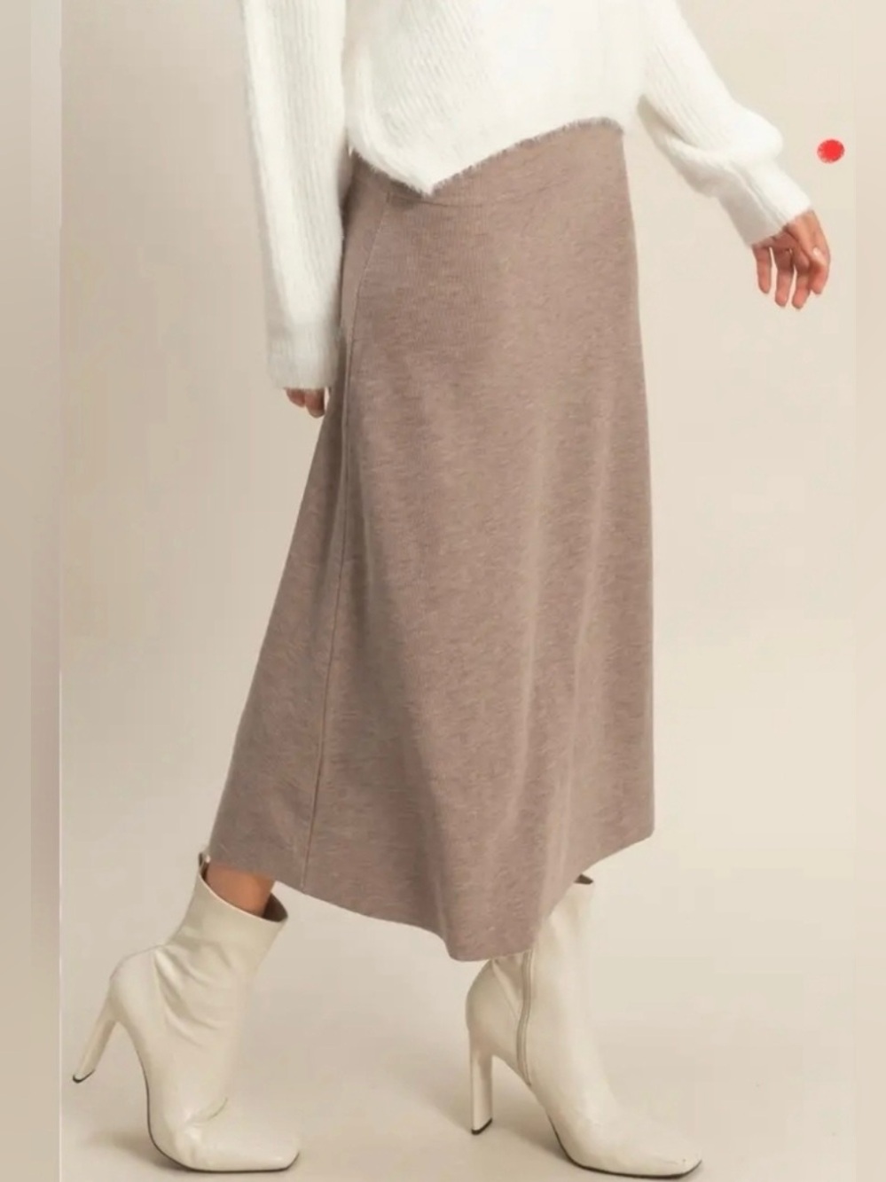 NWOT - HYFYVE Elegant Contemporary Ribbed
Midi Skirt in Taupe size Small